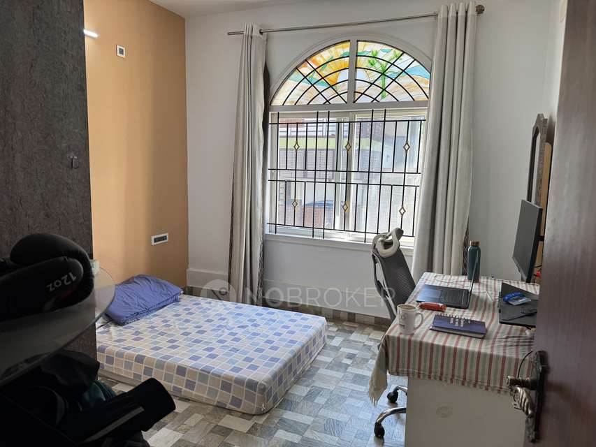 Single Room for Male In 4+ BHK  In Astro Green Park Regency In Choodasandra