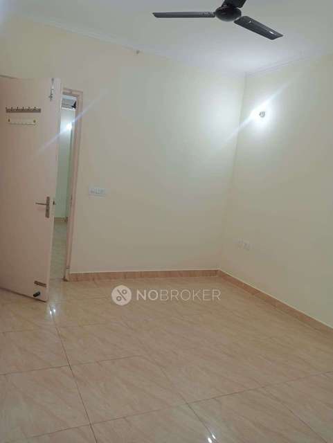 2 BHK Flat In 7th Avenue for Rent  In Gaur City
