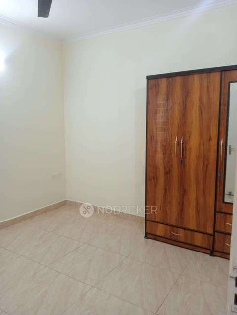 2 BHK Flat In 7th Avenue for Rent  In Gaur City