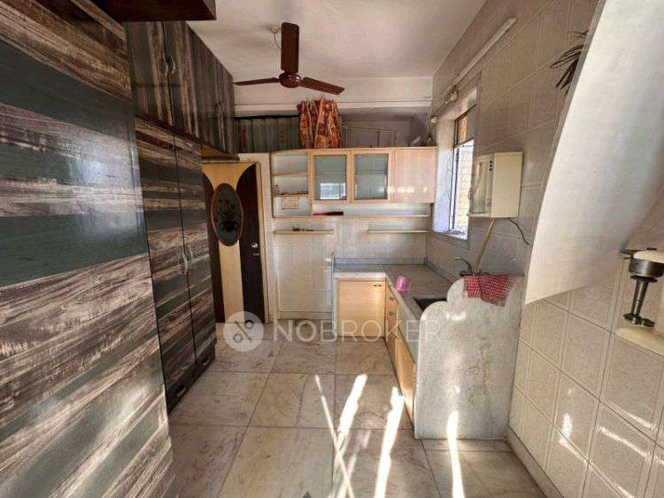 1 RK Flat In Manisha Building  Grant Road for Rent  In Proctor Road