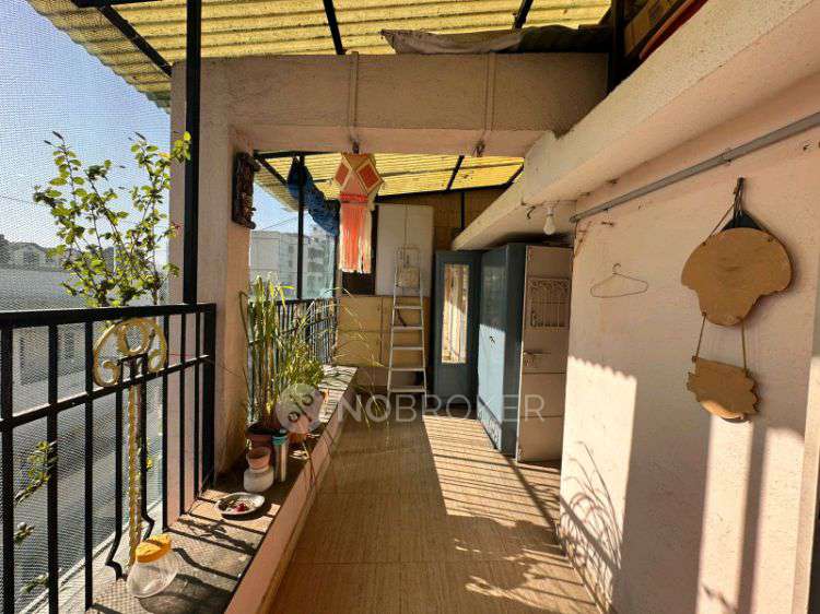 1 RK Flat In Manisha Building  Grant Road for Rent  In Proctor Road