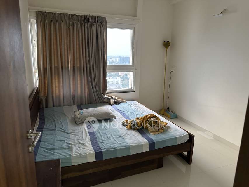 Single Room for Male In 3 BHK  In Godrej Infinity In Keshav Nagar