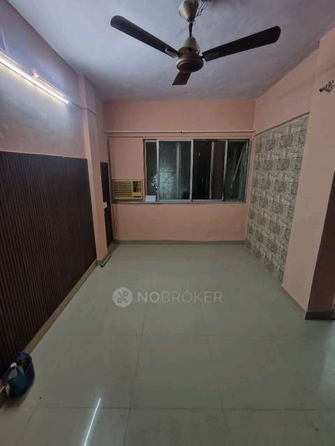 1 RK Flat In Saraf Choudhari Nagar Chs for Rent  In Kandivali East