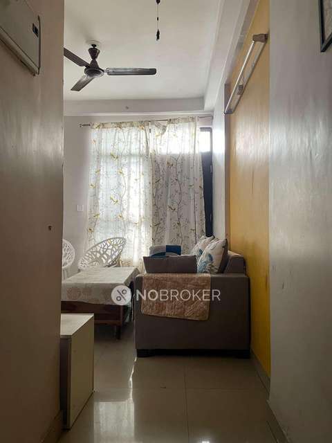 2 BHK Flat In Mahagunpuram Phase 1 For Sale  In Wave City Nh 24