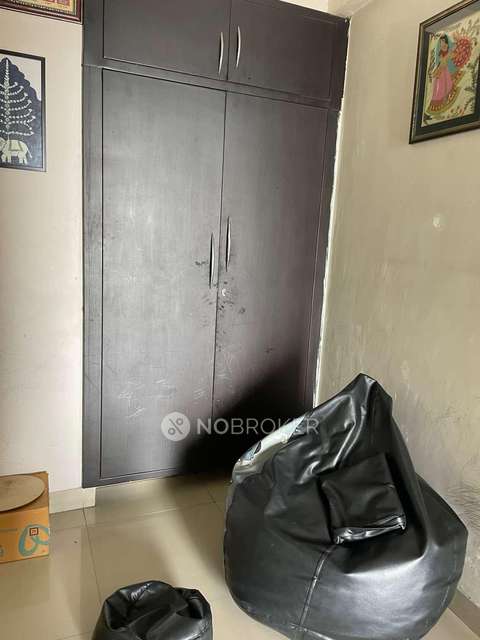 2 BHK Flat In Mahagunpuram Phase 1 For Sale  In Wave City Nh 24