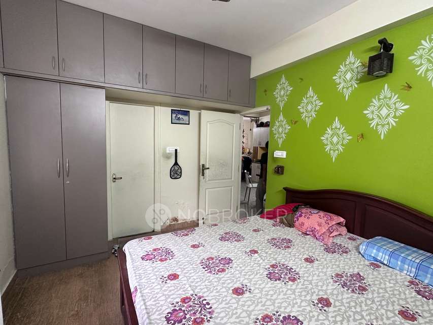 3 BHK Flat In Sri Nivas Apartment , Thilak Street , T Nagar For Sale  In T. Nagar