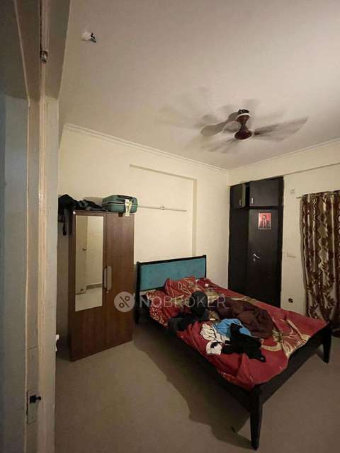 Single Room for Male In 3 BHK  In Antriksh Golf View In Sector 78