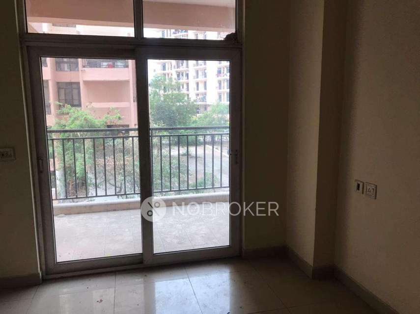 3 BHK Flat In Mahagun Mosaic for Rent  In Vaishali