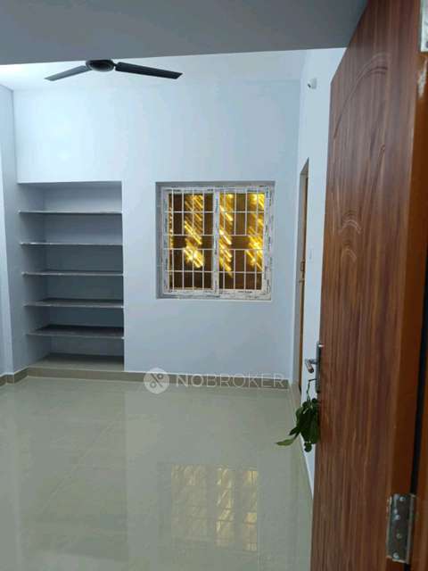 2 BHK Flat In Kumaragurubaran's Brindavan for Rent  In 1, Kalyana Sundaram St, Near Vivekananda Vidyalaya, Thirumagal Nagar, Selaiyur, Chennai, Tamil Nadu 600073, India