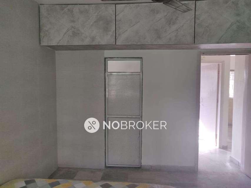 2 BHK Flat In Shreeji Shreeji Chs For Sale  In Kandivali West