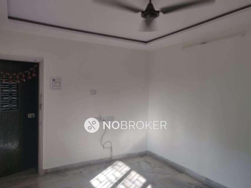 2 BHK Flat In Shreeji Shreeji Chs For Sale  In Kandivali West