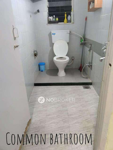 2 BHK Flat In Shreeji Shreeji Chs For Sale  In Kandivali West