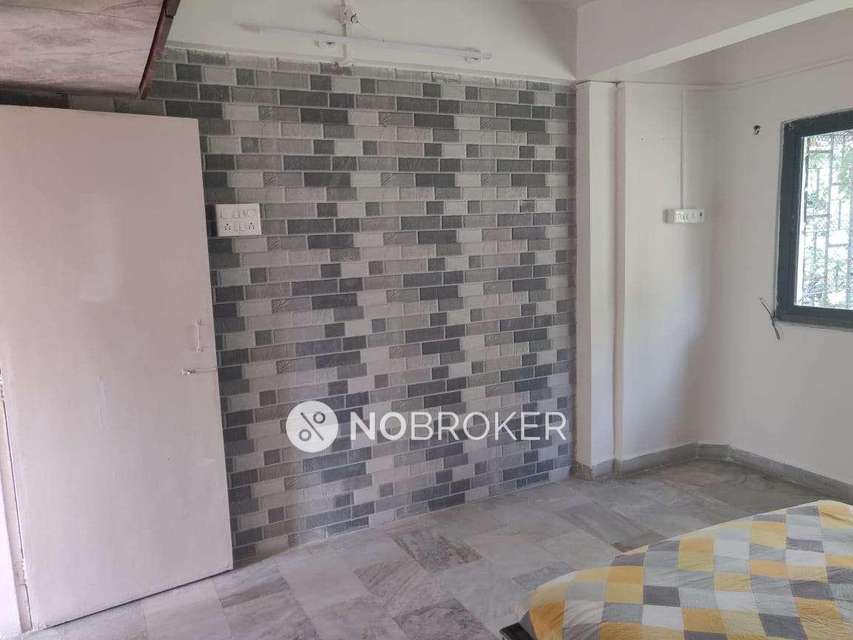 2 BHK Flat In Shreeji Shreeji Chs For Sale  In Kandivali West