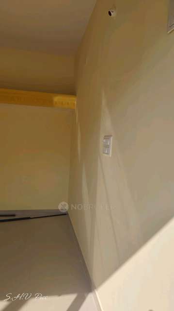 Shop in 101, Main Road, Near Canara Bank, Viveknagar Post, Vannarpet, Vannarpet Layout, Viveka Nagar, Bengaluru, Karnataka 560047, India, Bangalore for Rent 