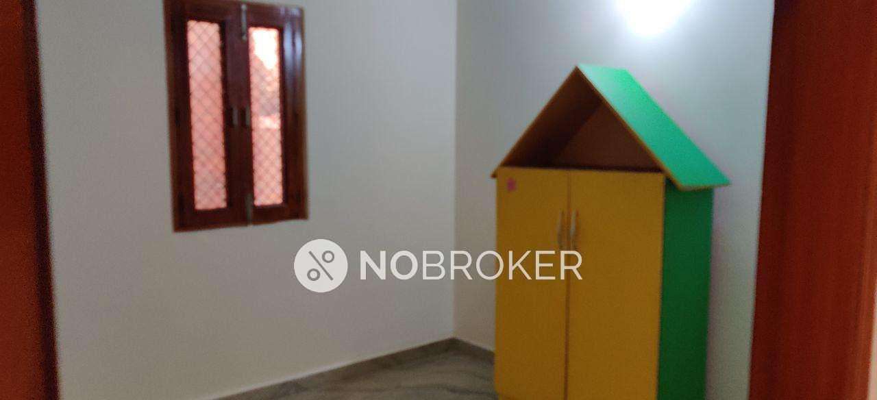 4 BHK Flat For Sale  In Pitam Pura