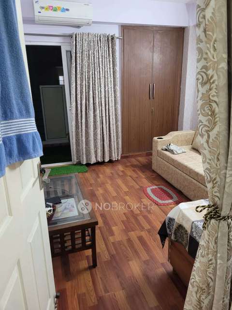 2 BHK Flat In Express Zenith for Rent  In Sector 77 Rd