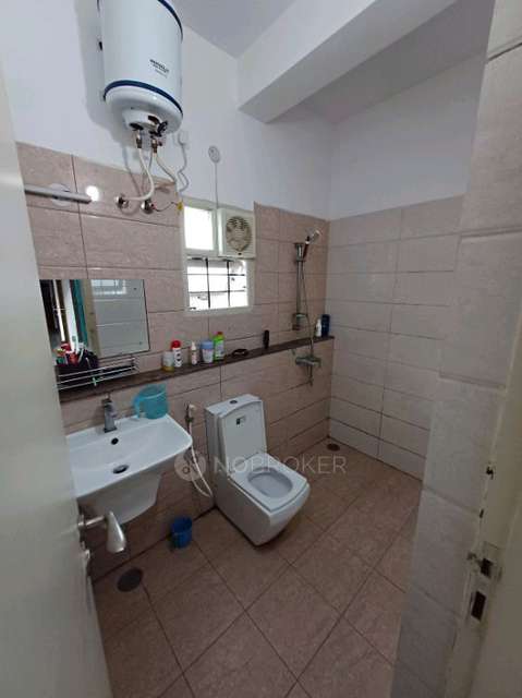 2 BHK Flat In Vars Parkwood For Sale  In Bellandur