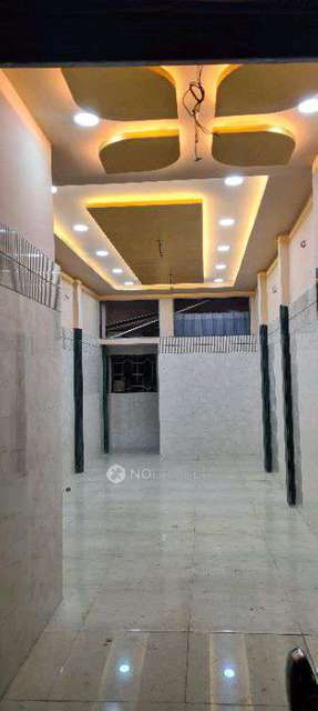 Shop in Malad West, Mumbai for sale 