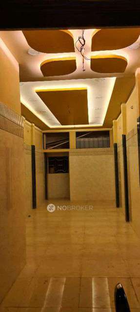 Shop in Malad West, Mumbai for sale 