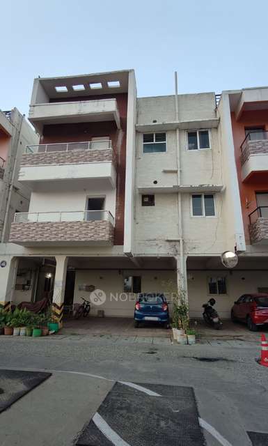 2 BHK Flat In Vaikund Sundaram, Karapakkam for Rent  In Karapakkam