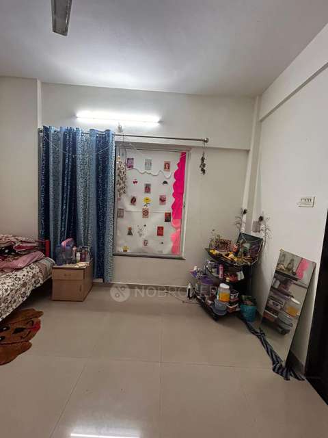 Single Room for Female In 3 BHK  In Greenland Society, Pimpri-chinchwad In Pimpri-chinchwad