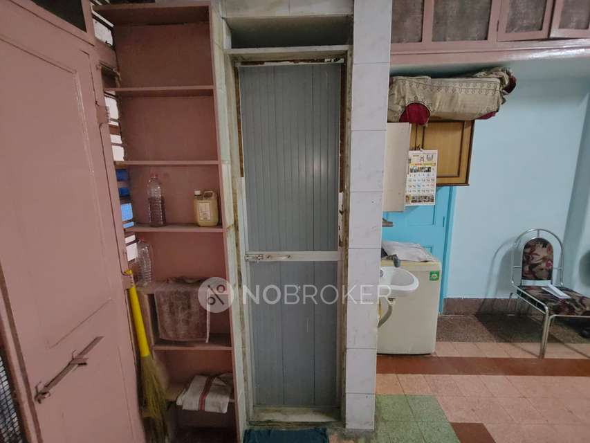 1 RK Flat In Anant Niwash Apartment, Mandvi For Sale  In Masjid Bandar