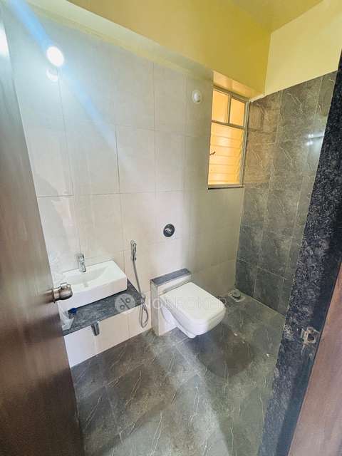 2 BHK Flat In Majestique Manhattan for Rent  In Majestique Manhattan Phase 2