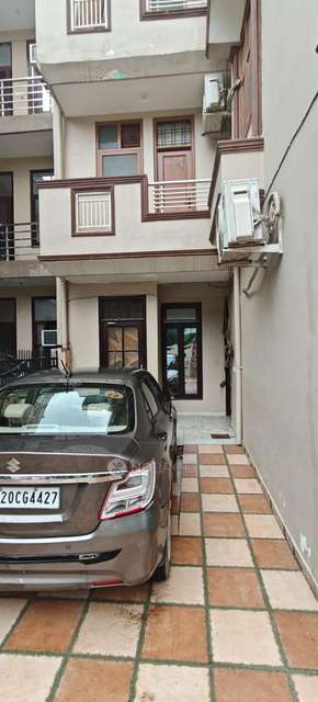 PG for Girls in 394, Sector 21 Rd