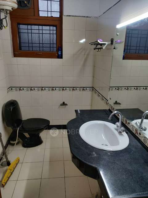 PG for Girls in 394, Sector 21 Rd