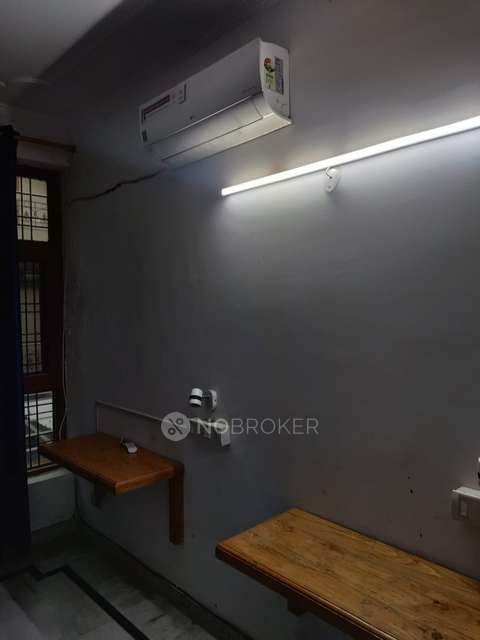 PG for Girls in 394, Sector 21 Rd