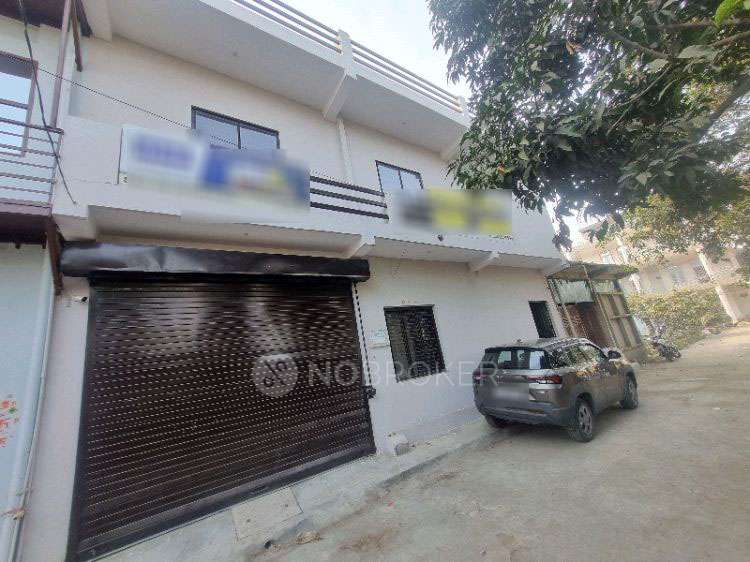 Godown/Warehouse in L' Elegant Banquet, Ghaziabad for sale 