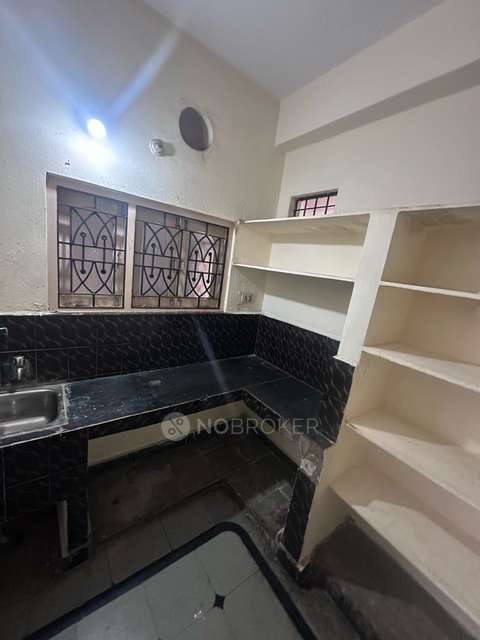1 BHK Flat In Laxmi Niwas for Rent  In Begumpet