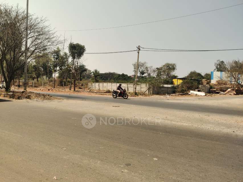 Plot For Sale  In Smv Layout 4th Block Road