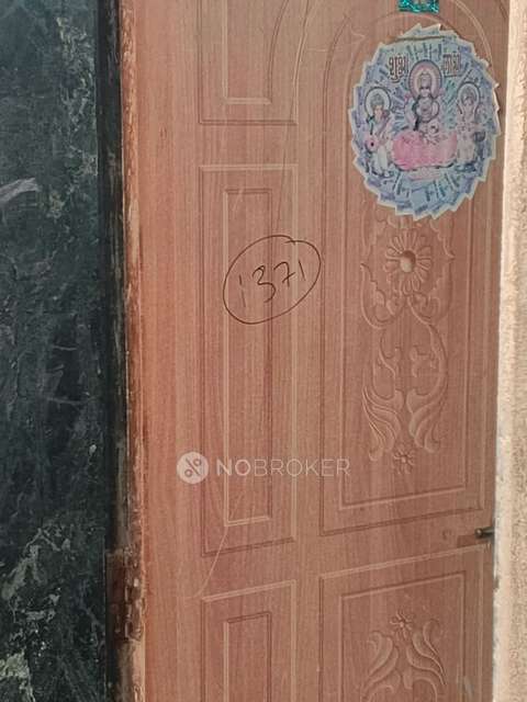 1 RK House for Rent  In Khar East,