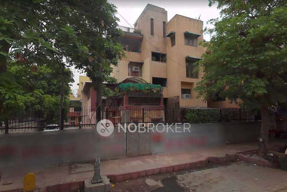 PG for Girls in G D Goenka Public School,