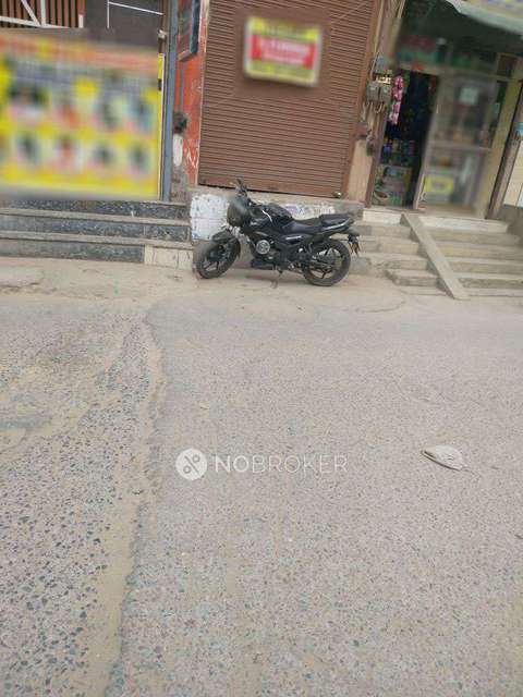 Showroom in Najafgarh, Delhi for sale 