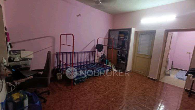 Single Room for Female In 2 BHK  In Mr Hospital
