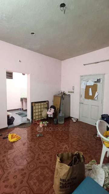 Single Room for Female In 2 BHK  In Mr Hospital