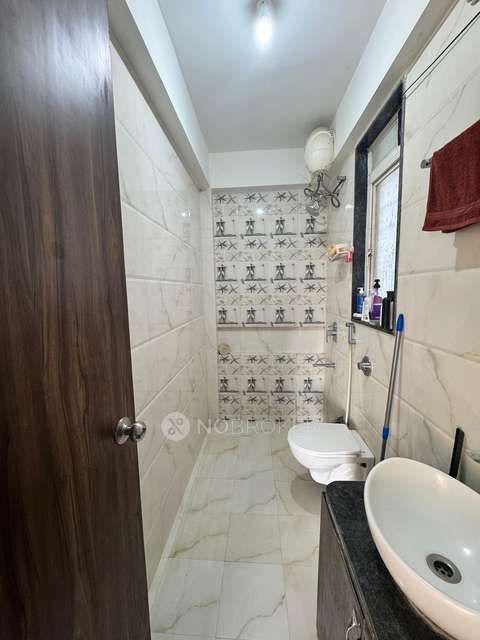 2 BHK Flat In Ravinanda Skylight for Rent  In Ravinanda Skylights