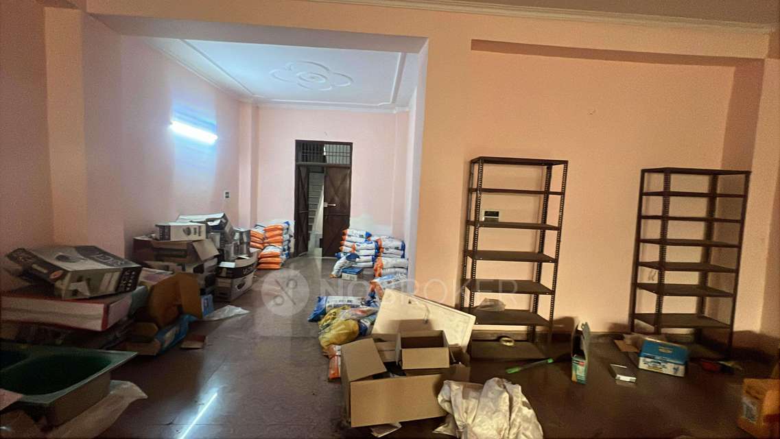Godown/Warehouse in Kirari Suleman Nagar, Delhi for Rent 
