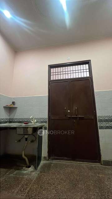 Godown/Warehouse in Kirari Suleman Nagar, Delhi for Rent 