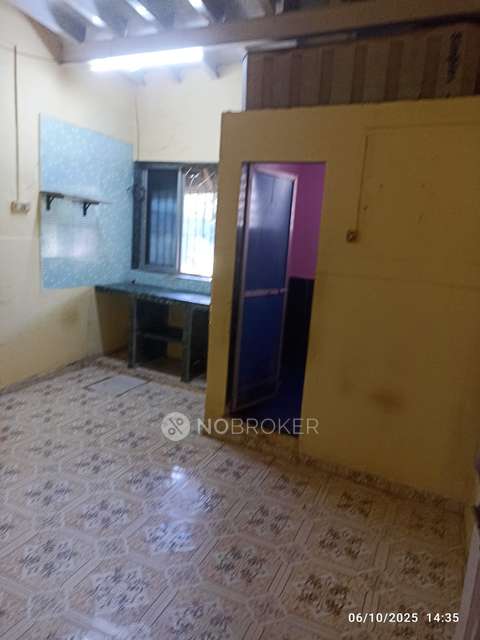 1 RK House for Lease  In Malad West