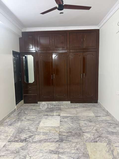 3 BHK Flat In Sri Sai Nilayam For Sale  In 15, Kpr Colony Road