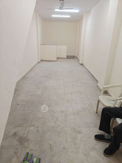 Shop in Jangpura Bhogal, Delhi for Rent 