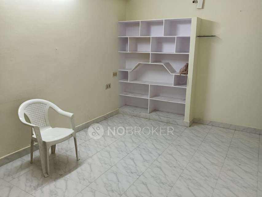 2 BHK Flat In Sri Sai Residency For Sale  In Begumpet