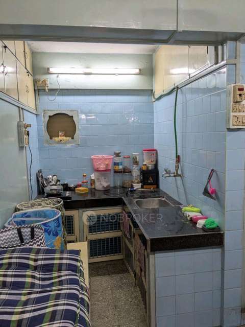 Shared Room for Male In 1 BHK  In Ap In Shaniwar Peth 