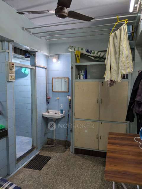 Shared Room for Male In 1 BHK  In Ap In Shaniwar Peth 