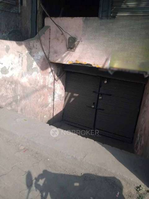 Shop in Madanpur Khadar, Delhi for Rent 