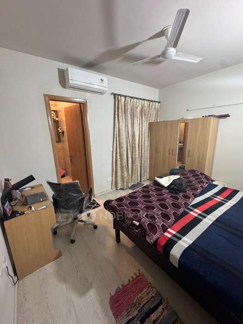 Single Room for Male In 3 BHK  In M3m Heights In Sector 65