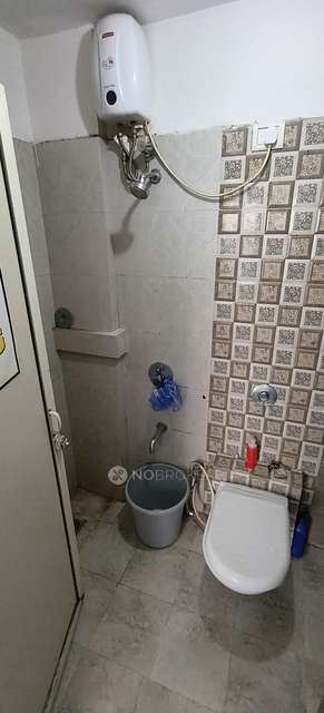 2 BHK Flat In Dolphin Towers For Sale  In Malad West